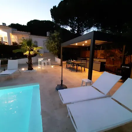Rasoa Nosy Be Bed & Breakfast