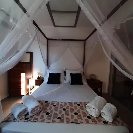 Rasoa Nosy Be Bed & Breakfast Agde